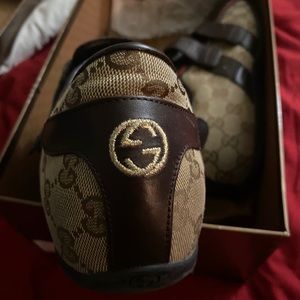 Gucci casual shoes size 8-8 1/2